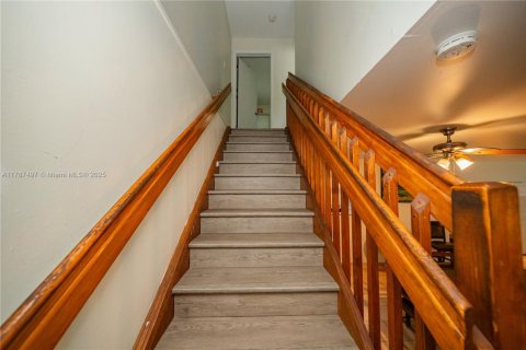 Casa en venta en Fort Lauderdale, Florida, 4 dormitorios, 573.02 m2 № 1730755 - foto 13