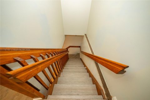 Casa en venta en Fort Lauderdale, Florida, 4 dormitorios, 573.02 m2 № 1730755 - foto 14