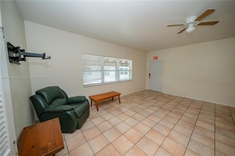 Casa en venta en Fort Lauderdale, Florida, 4 dormitorios, 573.02 m2 № 1730755 - foto 28
