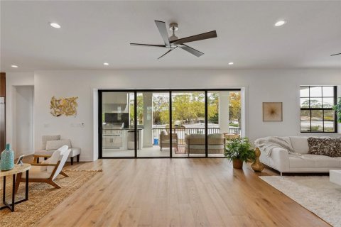 Casa en venta en Saint Petersburg, Florida, 4 dormitorios, 341.23 m2 № 2204278 - foto 10