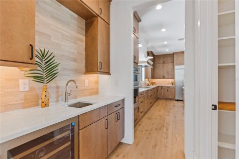 Casa en venta en Saint Petersburg, Florida, 4 dormitorios, 341.23 m2 № 2204278 - foto 28