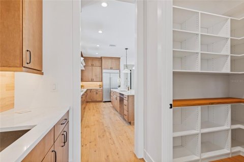 Casa en venta en Saint Petersburg, Florida, 4 dormitorios, 341.23 m2 № 2204278 - foto 29