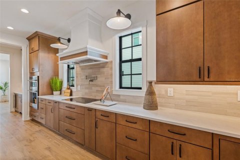 Casa en venta en Saint Petersburg, Florida, 4 dormitorios, 341.23 m2 № 2204278 - foto 3