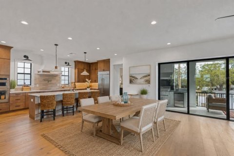 Casa en venta en Saint Petersburg, Florida, 4 dormitorios, 341.23 m2 № 2204278 - foto 13