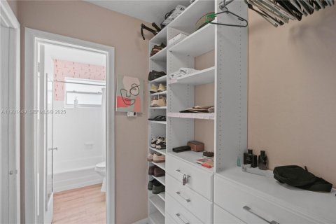 Condominio en venta en Miami Beach, Florida, 37.16 m2 № 1990219 - foto 10