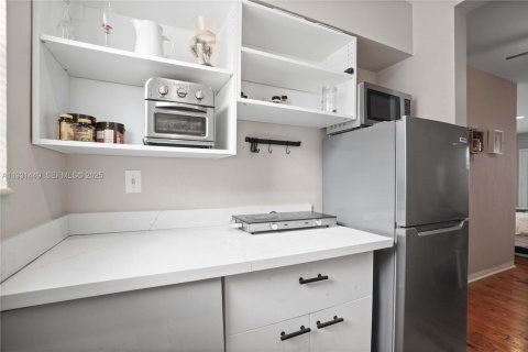 Condominio en venta en Miami Beach, Florida, 37.16 m2 № 1990219 - foto 15