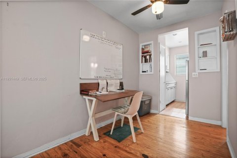 Condominio en venta en Miami Beach, Florida, 37.16 m2 № 1990219 - foto 8