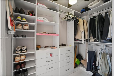 Condominio en venta en Miami Beach, Florida, 37.16 m2 № 1990219 - foto 11