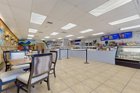 Commercial property in Homestead, Florida № 1875459 - photo 3
