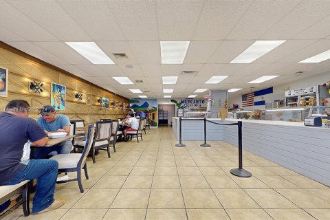 Commercial property in Homestead, Florida № 1875459 - photo 7