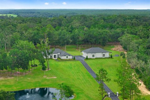 House in Homosassa, Florida 4 bedrooms, 252.69 sq.m. № 1876738 - photo 2