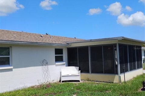 Casa en venta en Port Richey, Florida, 2 dormitorios, 97.18 m2 № 1853279 - foto 5