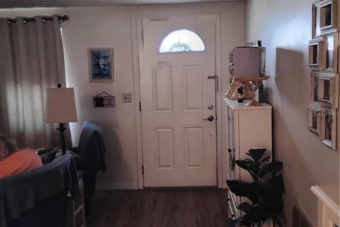 Casa en venta en Port Richey, Florida, 2 dormitorios, 97.18 m2 № 1853279 - foto 8
