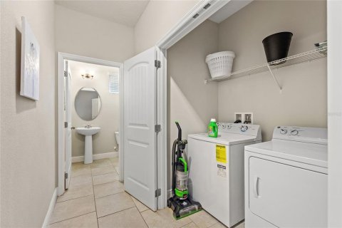 House in Davenport, Florida 5 bedrooms, 257.99 sq.m. № 1793236 - photo 21