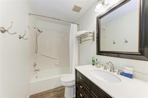 Villa ou maison à vendre à Bradenton, Floride: 3 chambres, 195 m2 № 2167257 - photo 28