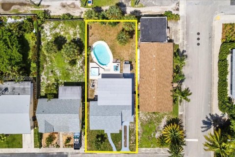 House in Lake Worth, Florida 3 bedrooms, 132.85 sq.m. № 2368111 - photo 25