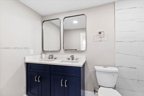 House in Lake Worth, Florida 3 bedrooms, 132.85 sq.m. № 2368111 - photo 12