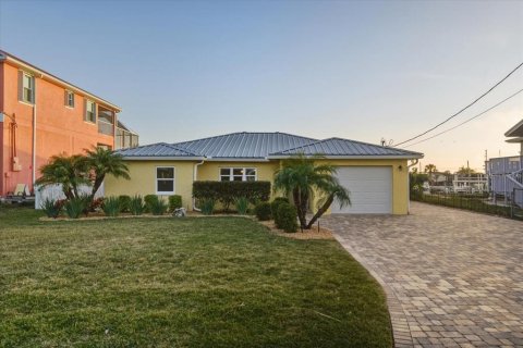 Villa ou maison à Hernando Beach, Floride 3 chambres, 132.39 m2 № 2142073