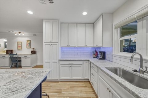 Villa ou maison à vendre à Hernando Beach, Floride: 3 chambres, 132.39 m2 № 2142073 - photo 15