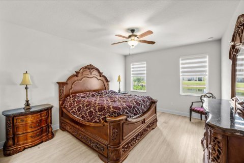 House in Port St. Lucie, Florida 3 bedrooms, 201.04 sq.m. № 2368229 - photo 12