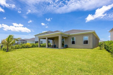 House in Port St. Lucie, Florida 3 bedrooms, 201.04 sq.m. № 2368229 - photo 19