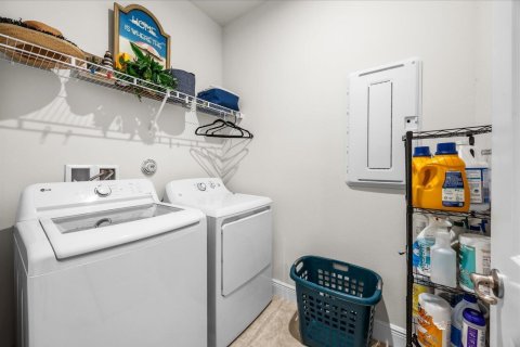 House in Port St. Lucie, Florida 3 bedrooms, 201.04 sq.m. № 2368229 - photo 16
