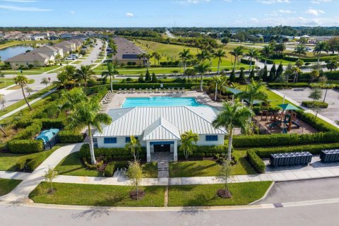 House in Port St. Lucie, Florida 3 bedrooms, 201.04 sq.m. № 2368229 - photo 22