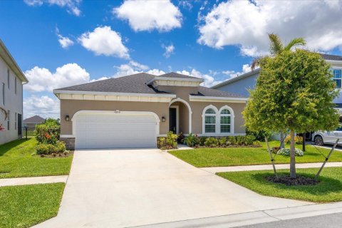 House in Port St. Lucie, Florida 3 bedrooms, 201.04 sq.m. № 2368229