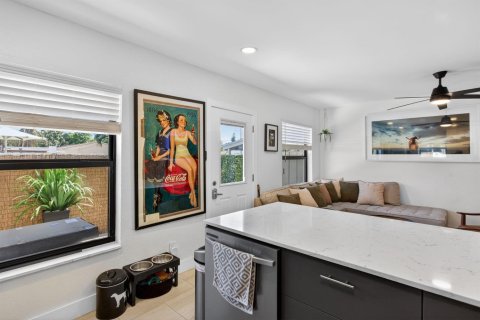 Immobilier commercial à vendre à Fort Lauderdale, Floride: 61.13 m2 № 2439289 - photo 13