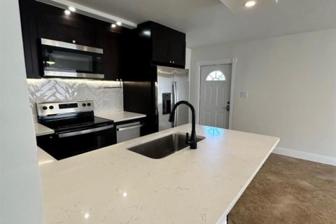 Immobilier commercial à vendre à Fort Lauderdale, Floride: 61.13 m2 № 2439289 - photo 25