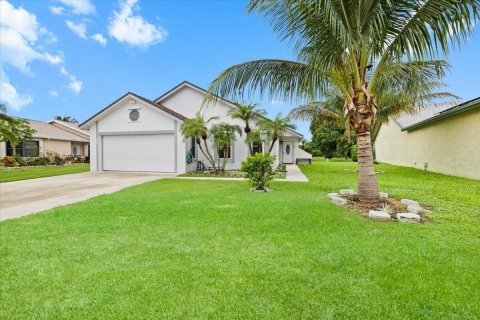 House in West Palm Beach, Florida 3 bedrooms, 155.7 sq.m. № 2431414
