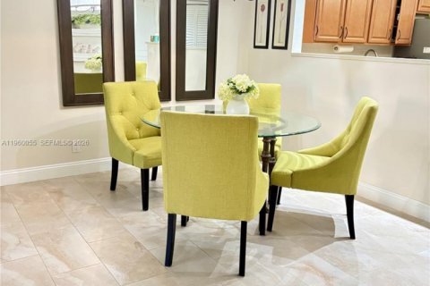 Купить кондоминиум в Уэстон, Флорида 2 спальни, 116.69м2, № 2020116 - фото 5