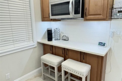 Купить кондоминиум в Уэстон, Флорида 2 спальни, 116.69м2, № 2020116 - фото 10