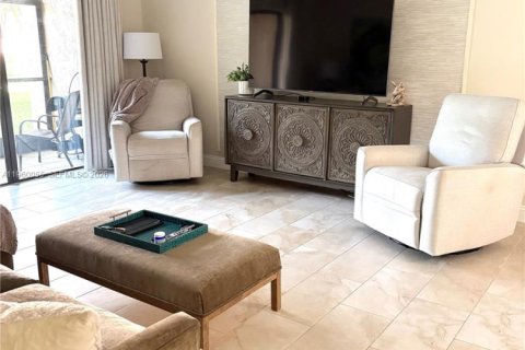 Купить кондоминиум в Уэстон, Флорида 2 спальни, 116.69м2, № 2020116 - фото 4