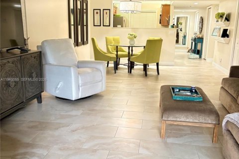 Кондоминиум с 2 спальнями в Уэстон, Флорида № 2020116