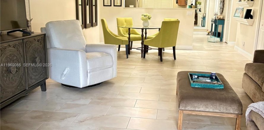 Кондоминиум с 2 спальнями в Уэстон, Флорида № 2020116