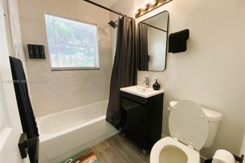 Apartment in Pompano Beach, Florida 1 bedroom, 50.17 sq.m. № 2081619 - photo 8