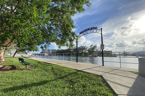 Apartment in Pompano Beach, Florida 1 bedroom, 50.17 sq.m. № 2081619 - photo 20