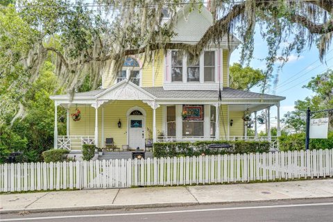 Commercial property in Ocala, Florida 7 bedrooms, 397.34 sq.m. № 2369400