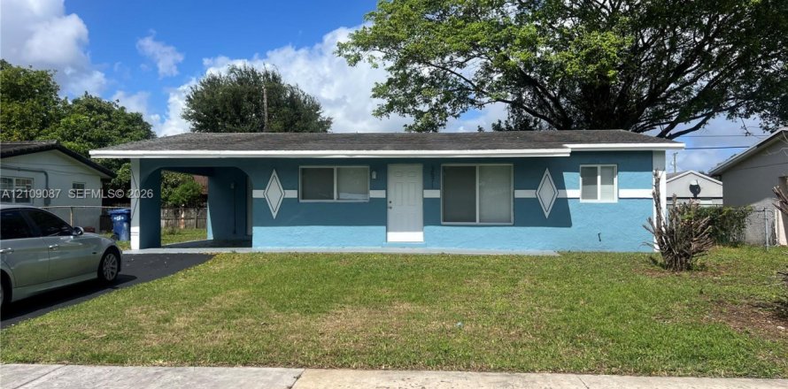 Villa ou maison à Lauderhill, Floride 4 chambres, 115.94 m2 № 2432133