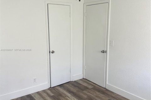 Villa ou maison à vendre à Lauderhill, Floride: 4 chambres, 115.94 m2 № 2432133 - photo 22