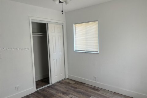 Villa ou maison à vendre à Lauderhill, Floride: 4 chambres, 115.94 m2 № 2432133 - photo 29