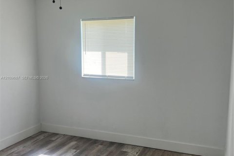 Villa ou maison à vendre à Lauderhill, Floride: 4 chambres, 115.94 m2 № 2432133 - photo 28