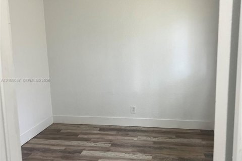 Villa ou maison à vendre à Lauderhill, Floride: 4 chambres, 115.94 m2 № 2432133 - photo 25