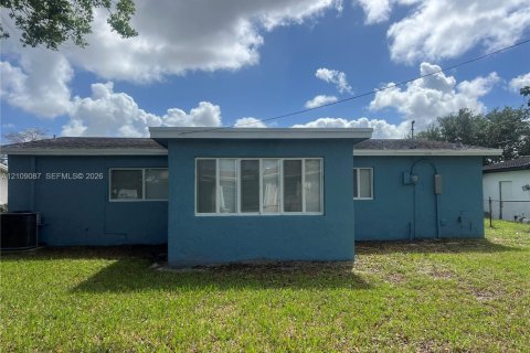 Villa ou maison à vendre à Lauderhill, Floride: 4 chambres, 115.94 m2 № 2432133 - photo 8