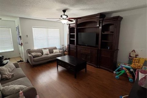 Townhouse in Valrico, Florida 2 bedrooms, 144.93 sq.m. № 1858403 - photo 2