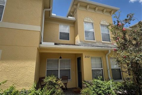 Townhouse in Valrico, Florida 2 bedrooms, 144.93 sq.m. № 1858403 - photo 1