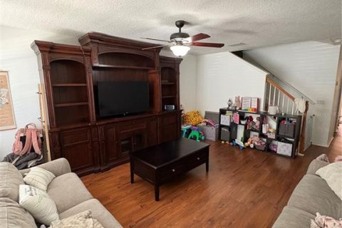 Townhouse in Valrico, Florida 2 bedrooms, 144.93 sq.m. № 1858403 - photo 3