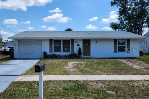 House in North Port, Florida 2 bedrooms, 85.19 sq.m. № 1598060 - photo 1