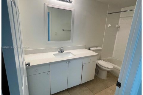 Copropriété à louer à Coral Gables, Floride: 1 chambre, 70.79 m2 № 1971470 - photo 12